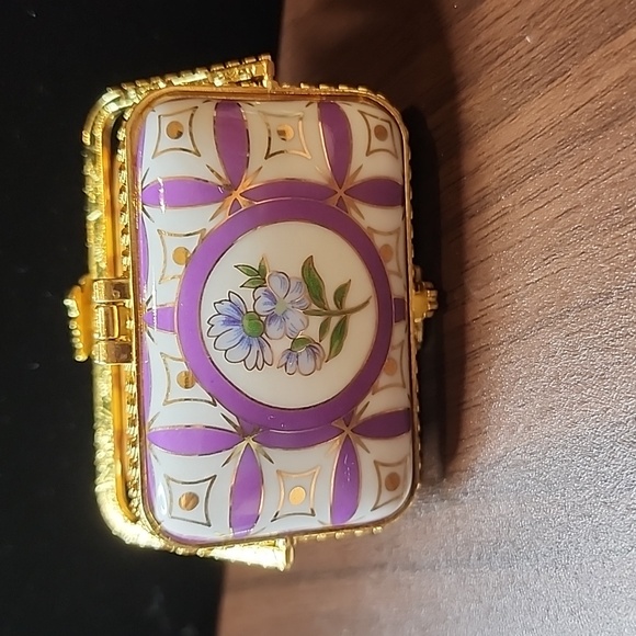 Ceramic Picnic Basket trinket box - Picture 5 of 9